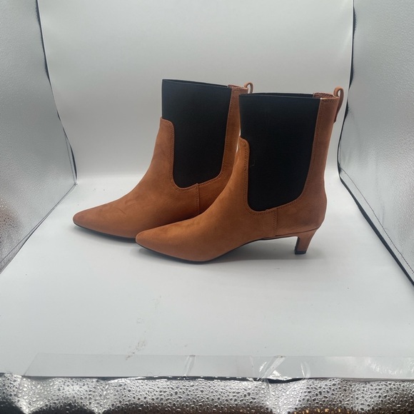 Coutgo women’s ankle boot, low kitten heel, brown suede size 8W - Picture 4 of 9